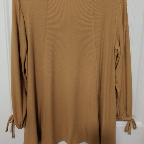 New Knit Yellow Top / Size 2X - Picture 2 of 6